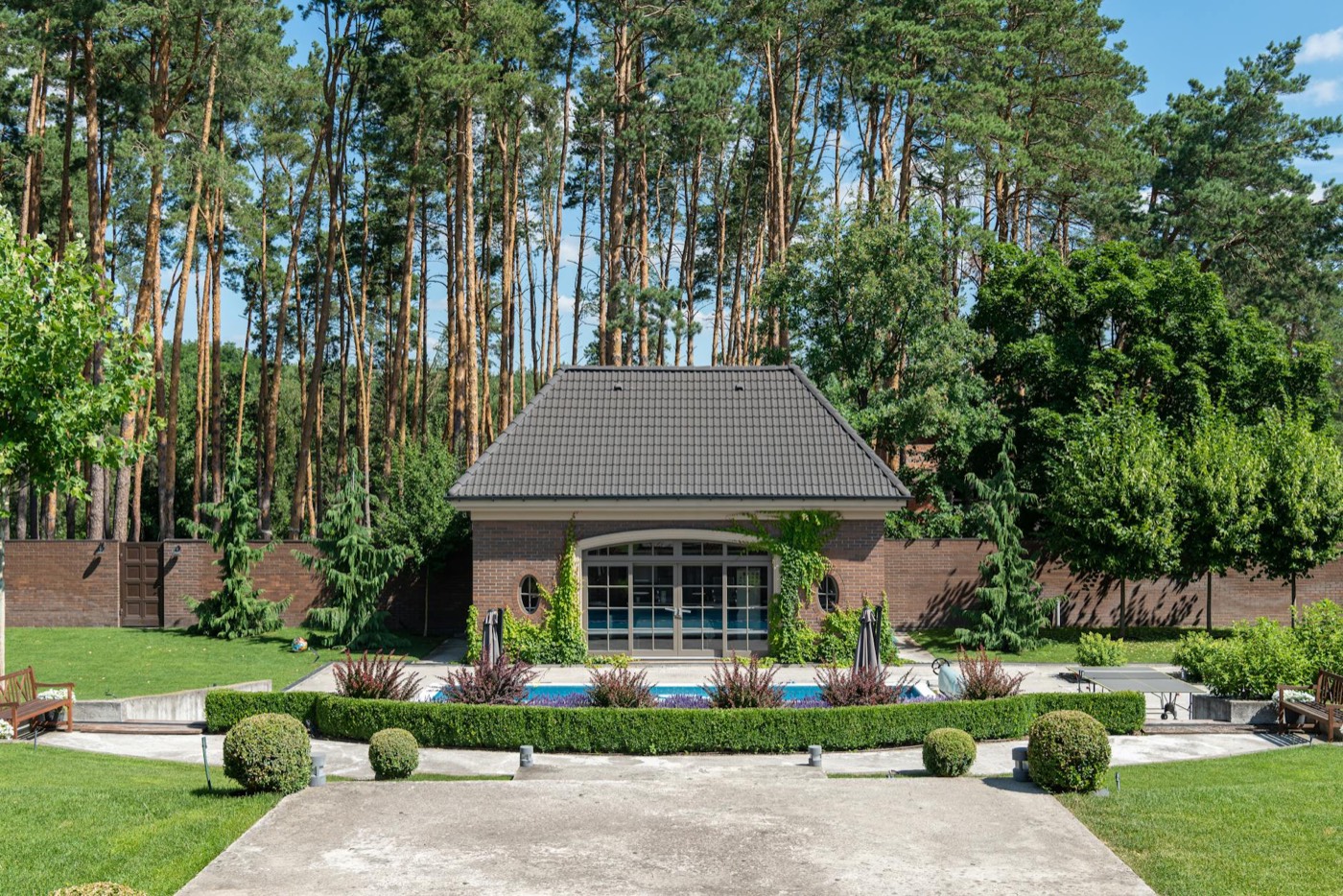 Sheds, Outbuildings & Enclosures